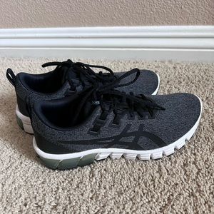 ASICS - Worn Once - 7.5